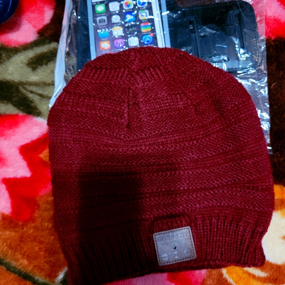 Bluetooth beanie